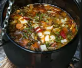 Gemüsesuppe aus dem Kessel
