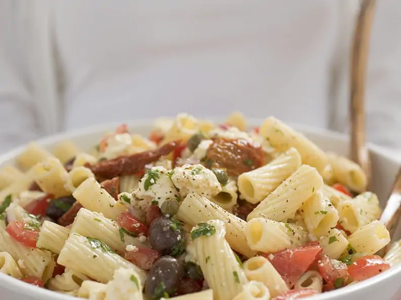 Nudel-Tomatensalat