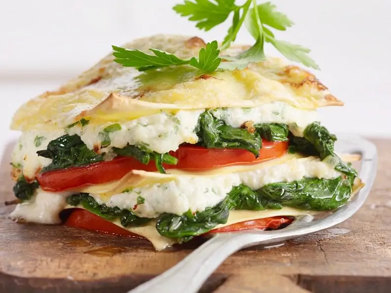 Gemüselasagne mit Schafskäse