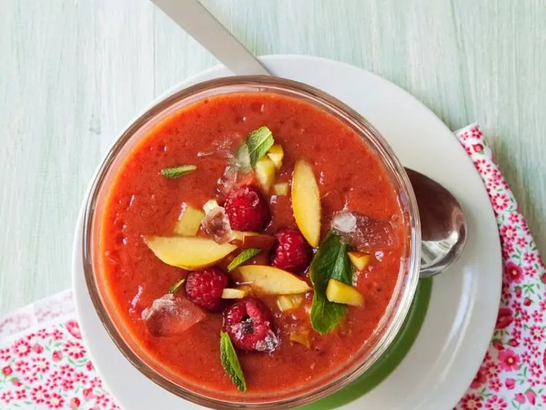 Gazpacho mit Früchten