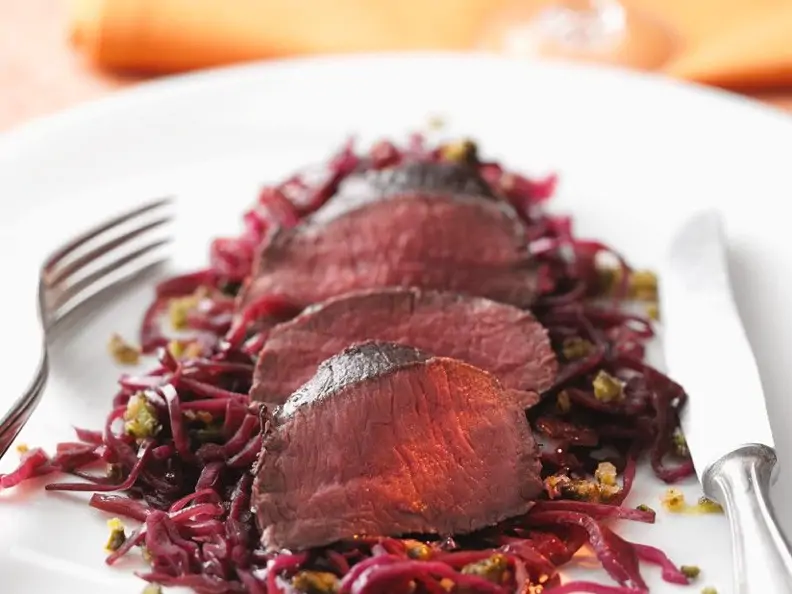 Rehrückenfilet auf Blaukraut