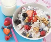 Müsli mit Beeren