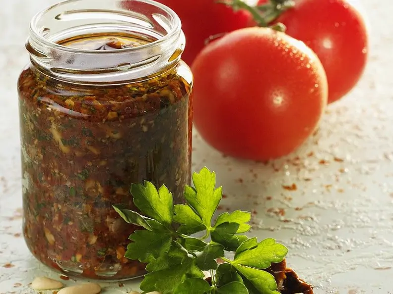 Pesto rosso