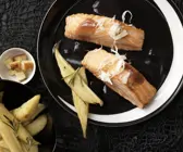 Gebratene gebeizte Lachsfilets