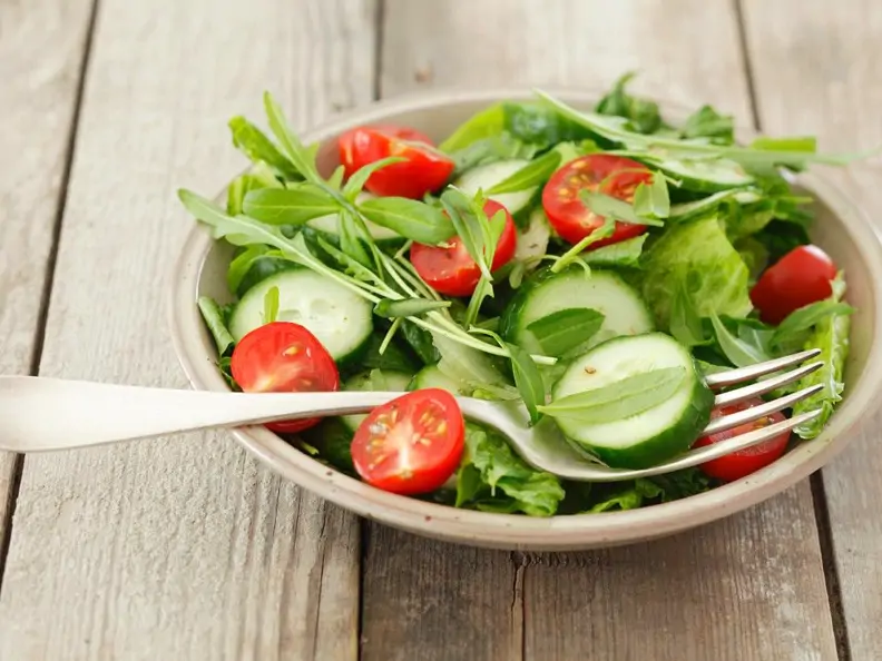 Rucola-Gurkensalat