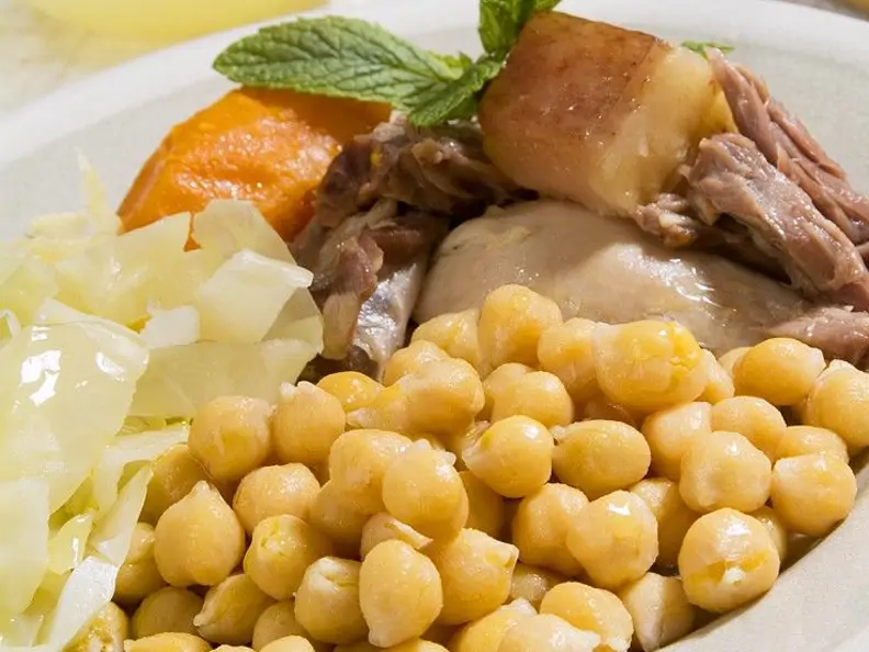 Fleischeintopf mit Kichererbsen