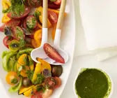 Tomatensalat mit Pesto