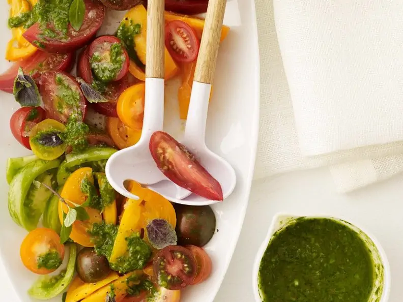 Tomatensalat mit Pesto