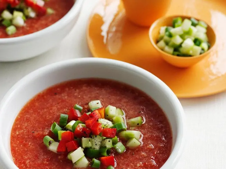 Gazpacho mit frischen Tomaten