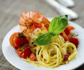 Pasta mit Riesengarnelen und Kirschtomaten