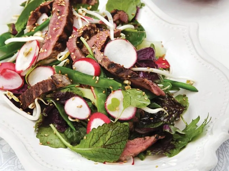 Thailändischer Rindfleischsalat mit Limettenvinaigrette
