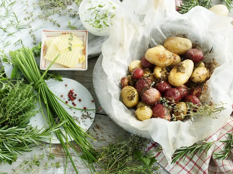 Gebackene Kartoffeln mit Dip