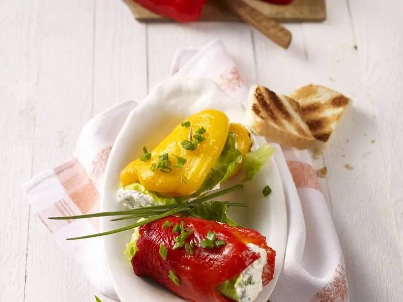 Mit Feta gefüllte Paprika