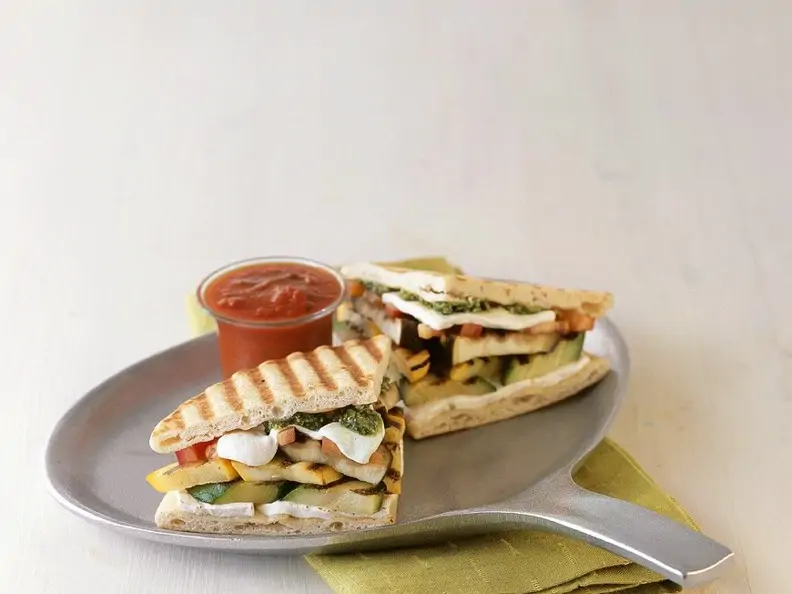 Sandwiches mit Gemüse vom Grill