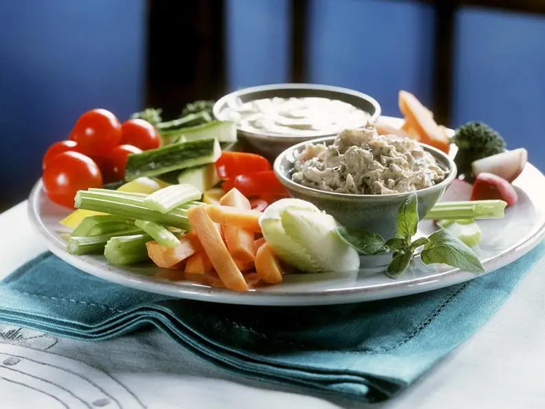 Rohkost mit zweierlei Dips