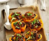 Gefüllte Paprika mit Bohnen und Hack