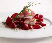 Rüben-Carpaccio mit Fisch