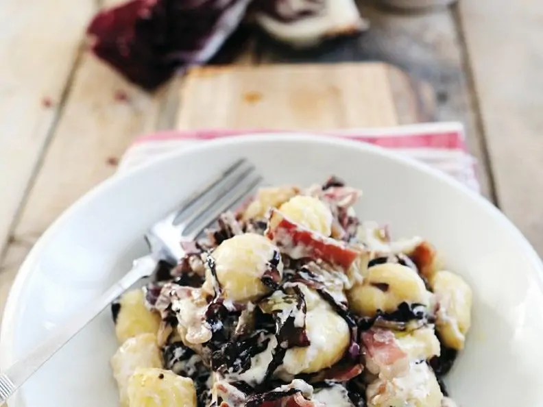 Gnocchi mit Pancetta, Radicchio und Ricottasoße