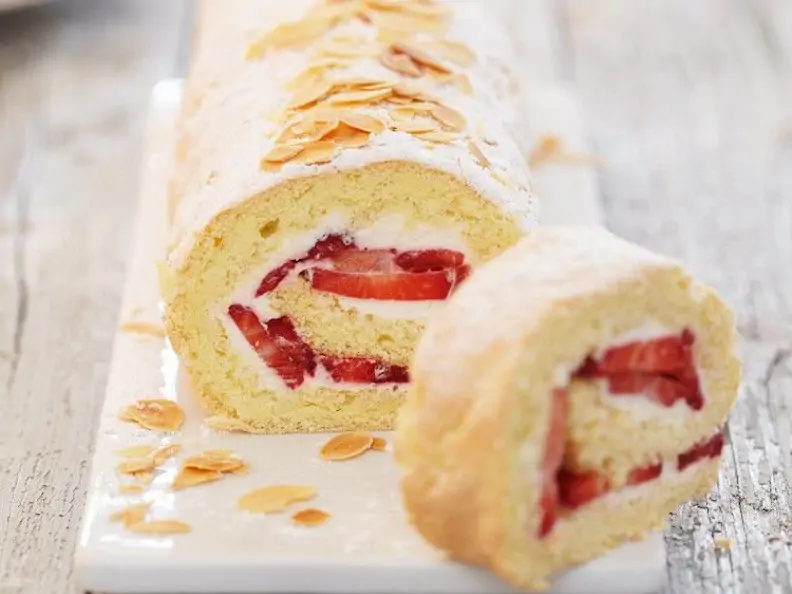 Erdbeerrolle mit Frischkäse