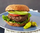 Burger mit Avocado