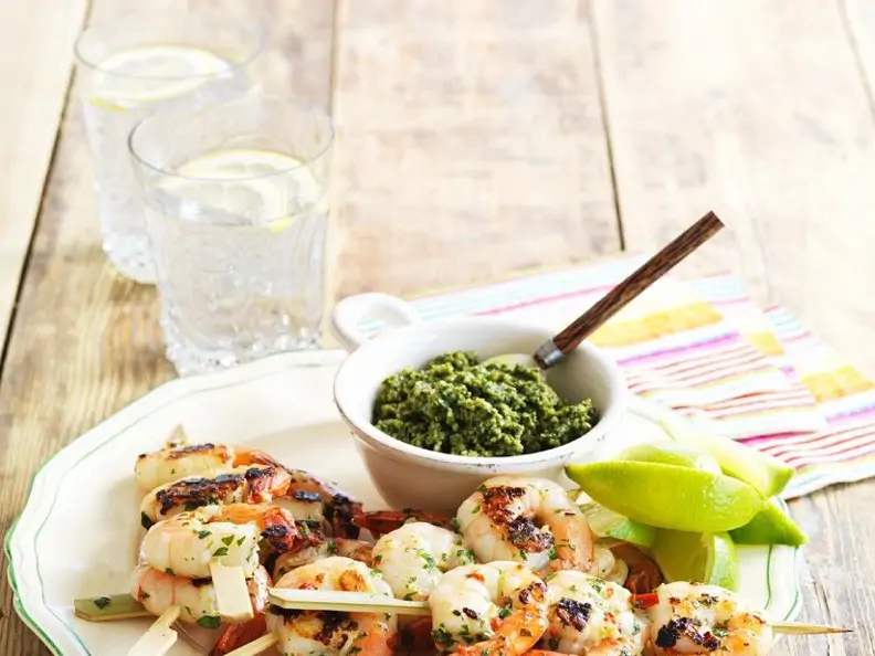 Garnelen vom Spieß mit Pesto