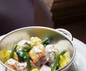 Lachs-Gemüse-Ragout mit Senfsoße