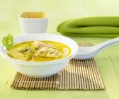 Scharfe Fischsuppe mit Kokos
