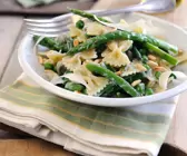 Nudeln mit Ricotta-Zitronen-Soße