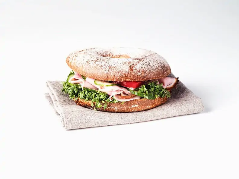 Schinkenbagel mit Kresse