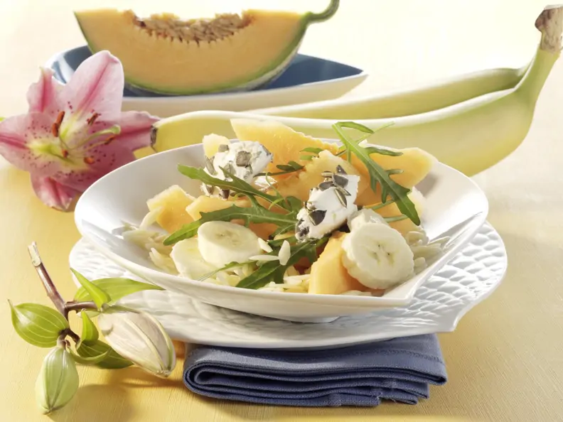 Melonen-Rauke-Salat mit Reisnudeln