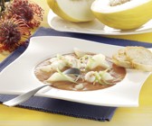 Melonen-Tomaten-Kaltschale mit Mozzarellabällchen