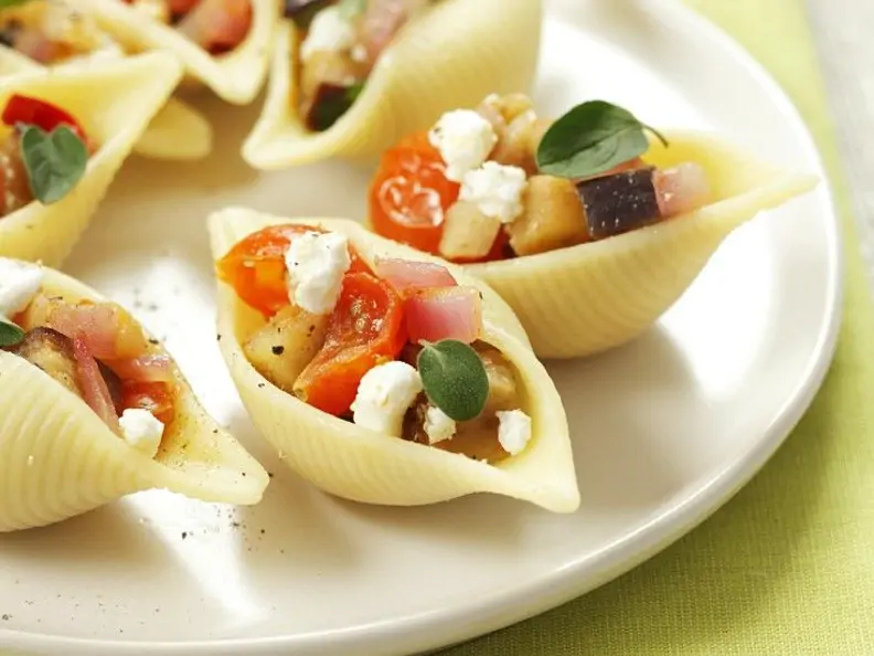 Gefüllte Nudeln mit Auberginen und Feta