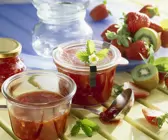 Erdbeer-Rhabarber-Marmelade mit Kiwi