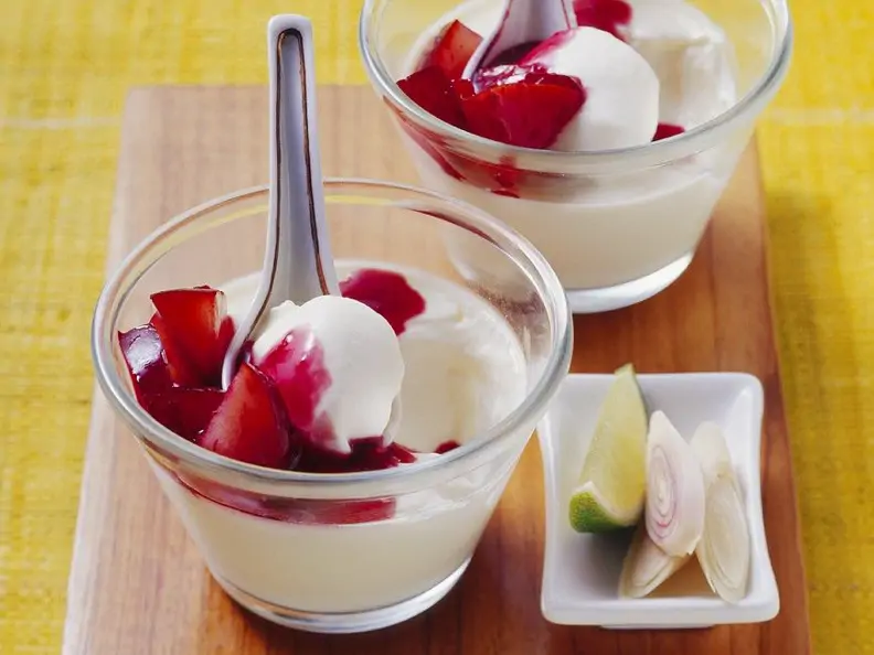 Panna Cotta mit Zwetschgen