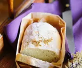 Brot mit Holunder