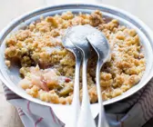 Rhabarber-Apfel-Crumble