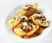 Mit Ricotta gefüllte Muschelnudeln
