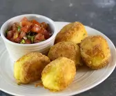 Kartoffelkroketten mit Käse