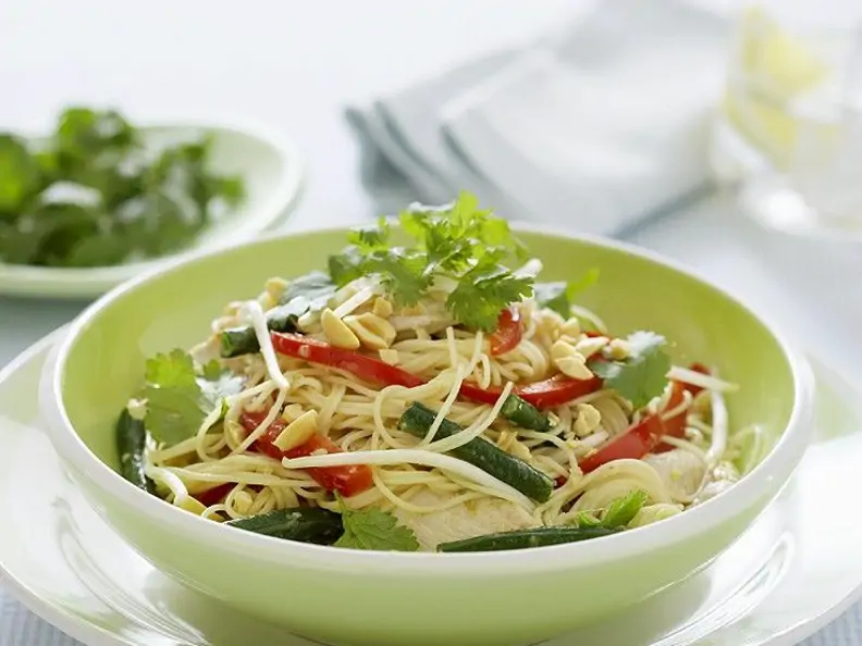Asianudeln mit Gemüse