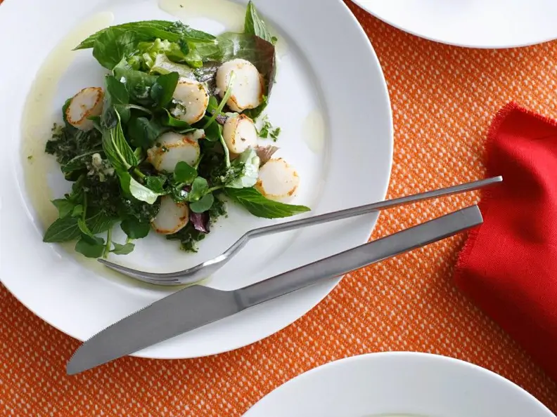 Kräutersalat mit Muscheln