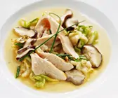 Krautsalat mit Hünchen und Pilzen