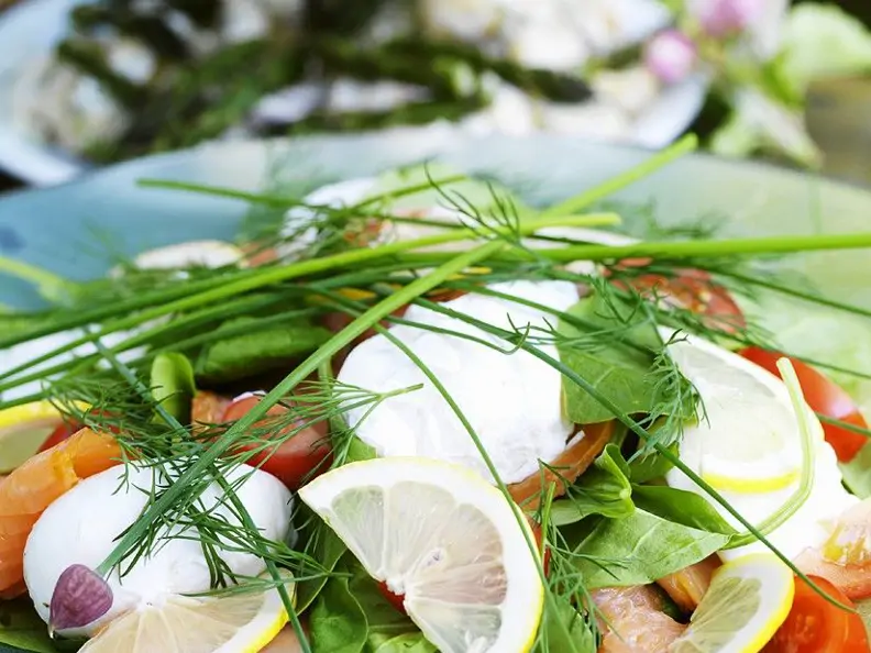 Salat mit Lachs