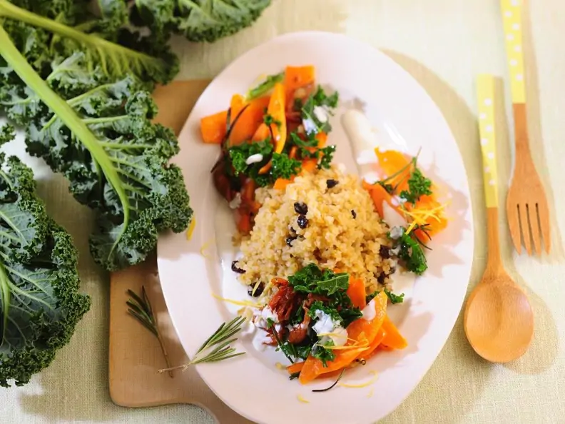 Möhren-Grünkohl-Pfanne mit Bulgur