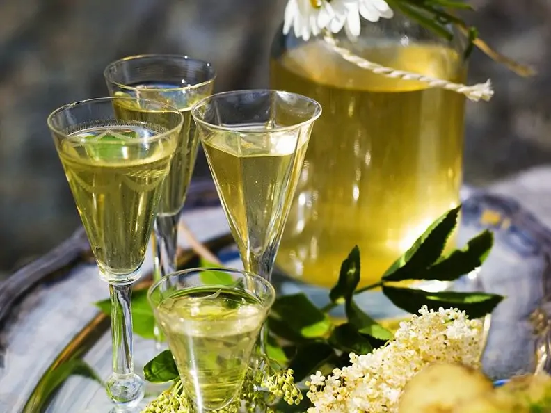 Holunderschnaps
