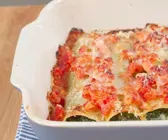 Selbst gemachte Cannelloni mit Ricotta-Spinat-Füllung