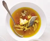 Fischsuppe mit Muscheln