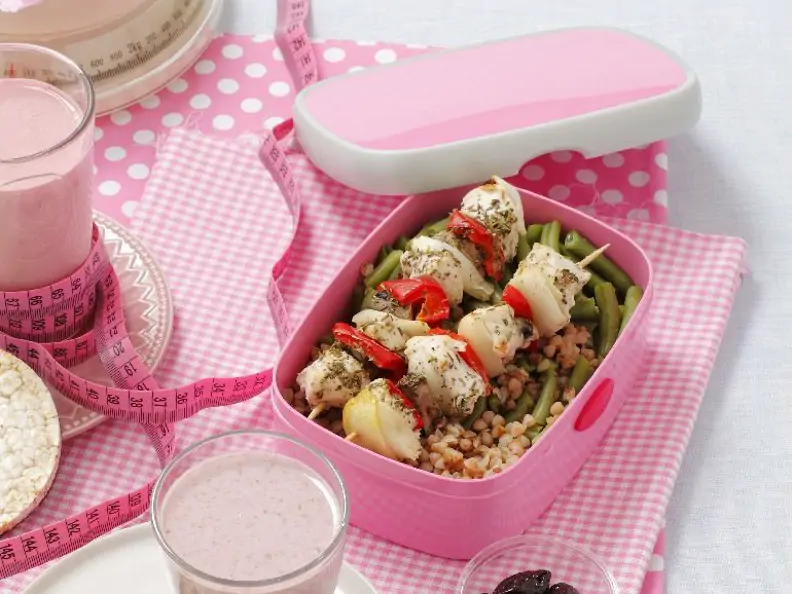 Hähnchenspieße mit Buchweizen-Bohnen-Salat