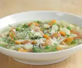 Italienische Minestrone mit Pancetta