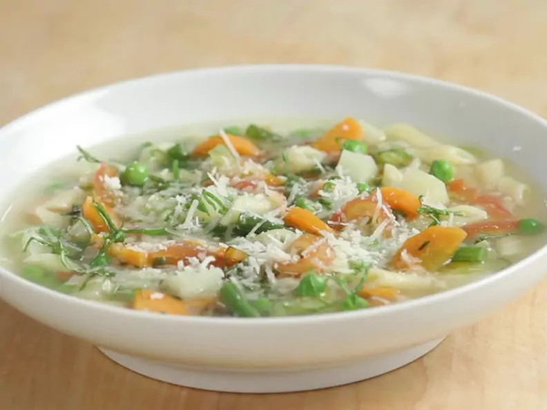 Italienische Minestrone mit Pancetta