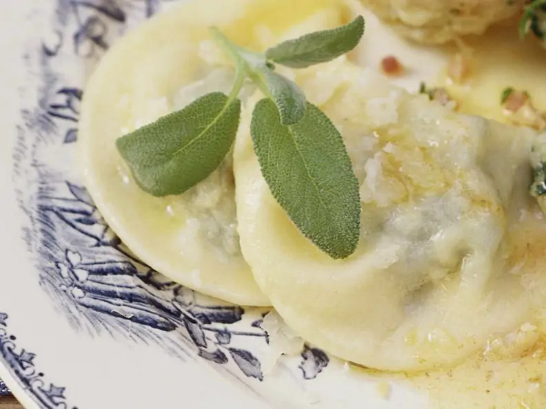 Gefüllte Nudeln nach tiroler Art